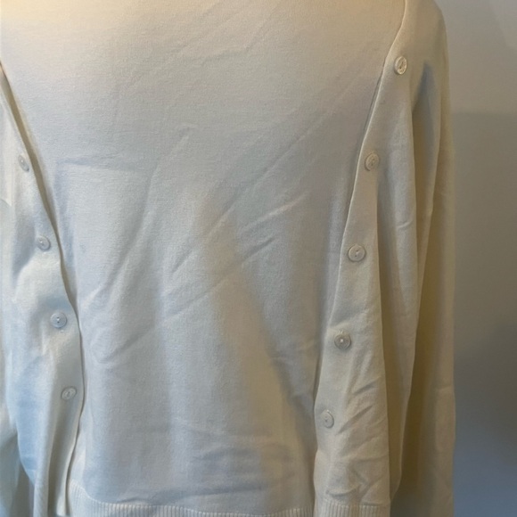My Twinset White Cardigan – Button Detail – Size Medium – Classic & Chic - Picture 14 of 17
